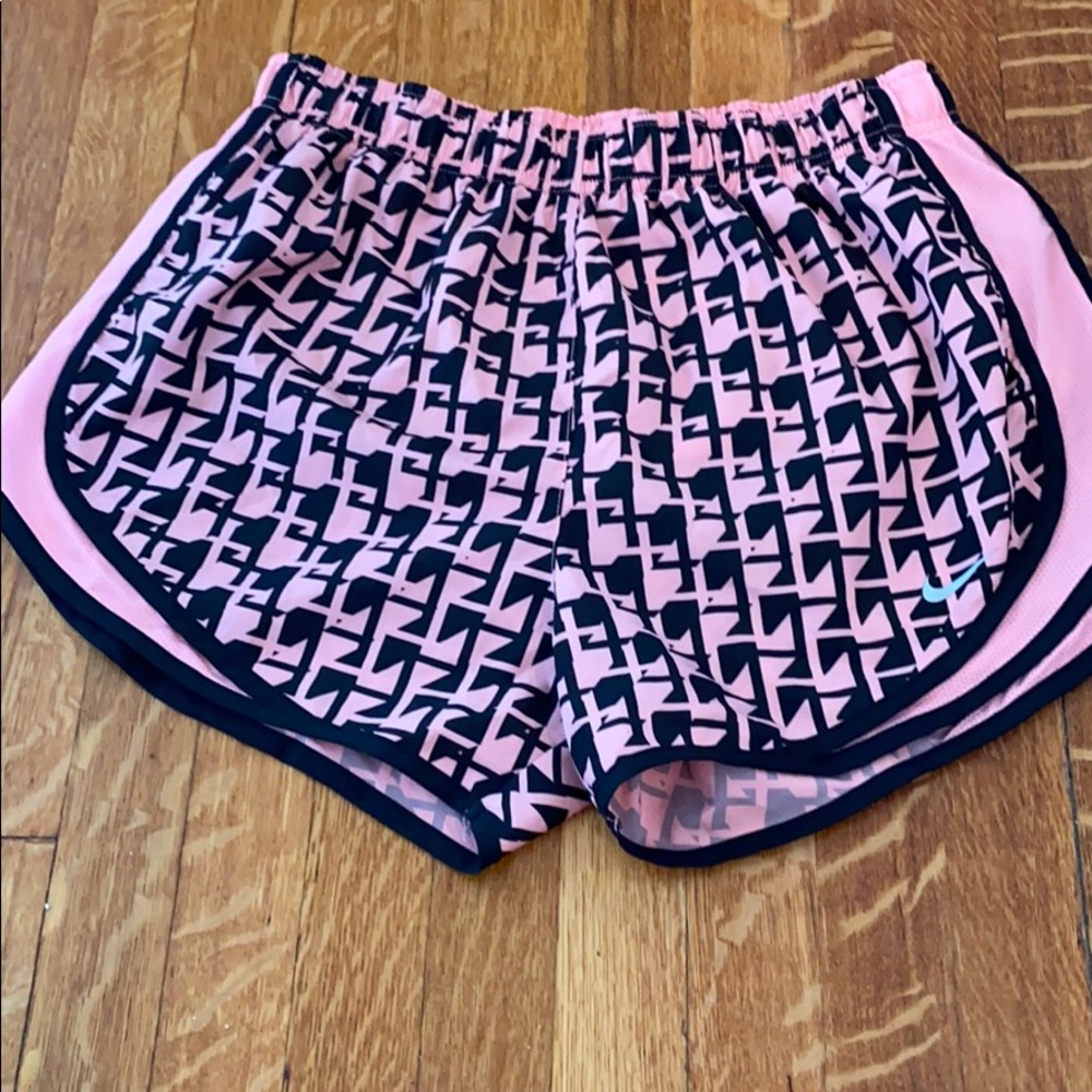 EUC Nike dri-fit  lined workout shorts - sz. M
